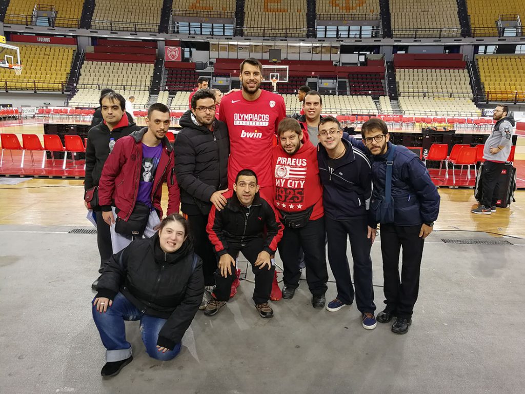 Η Ομάδα Δημοσιογραφίας της Ε.ΨΥ.ΜΕ με την Κ.Α.Ε ΟΛΥΜΠΙΑΚΟΣ